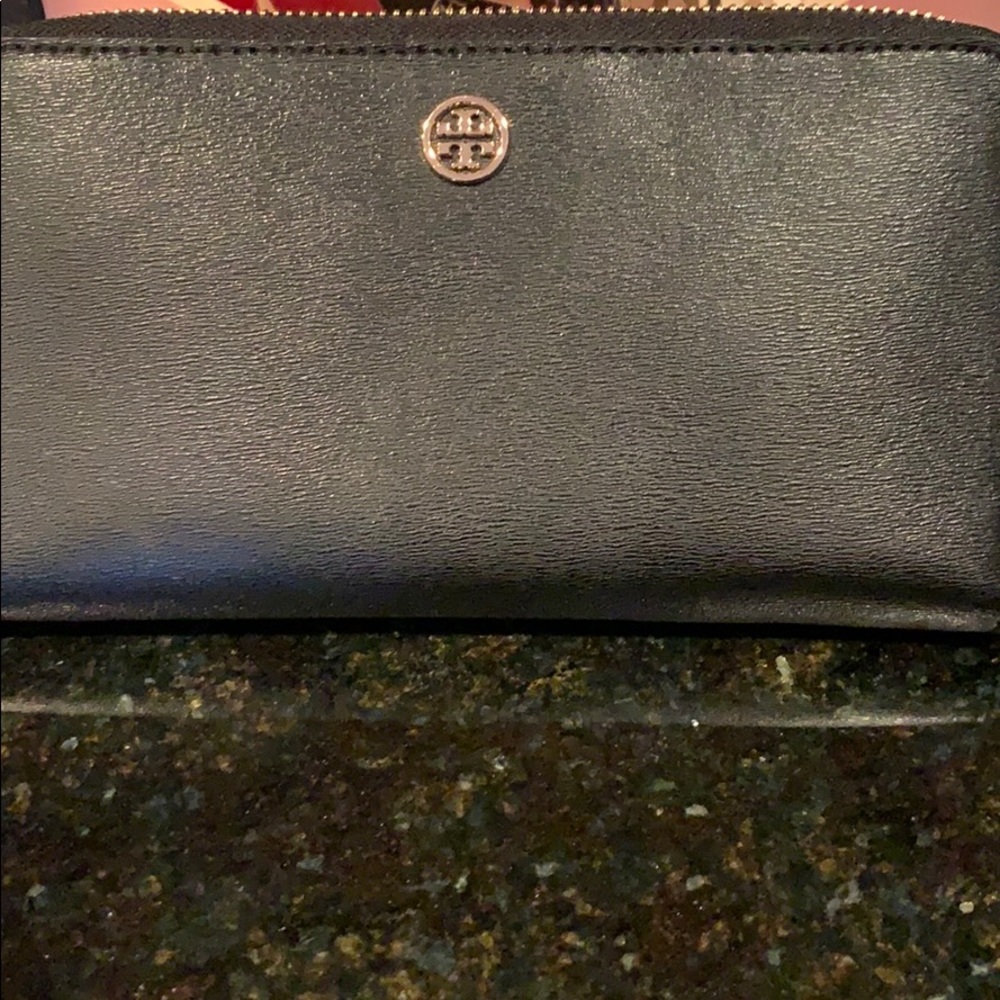 Tory Burch wallet/ wristlet